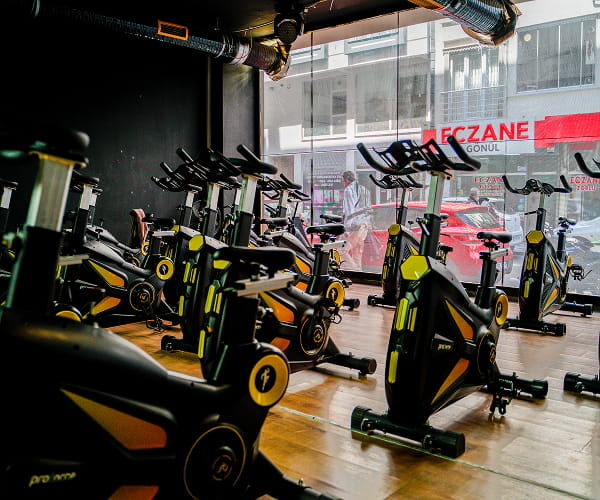 Dark Gym Spinning Dersi